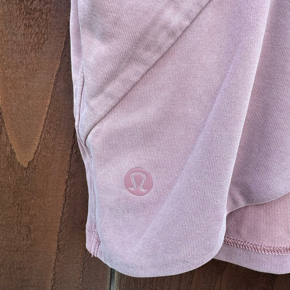 Lululemon - Picture 4 of 5
